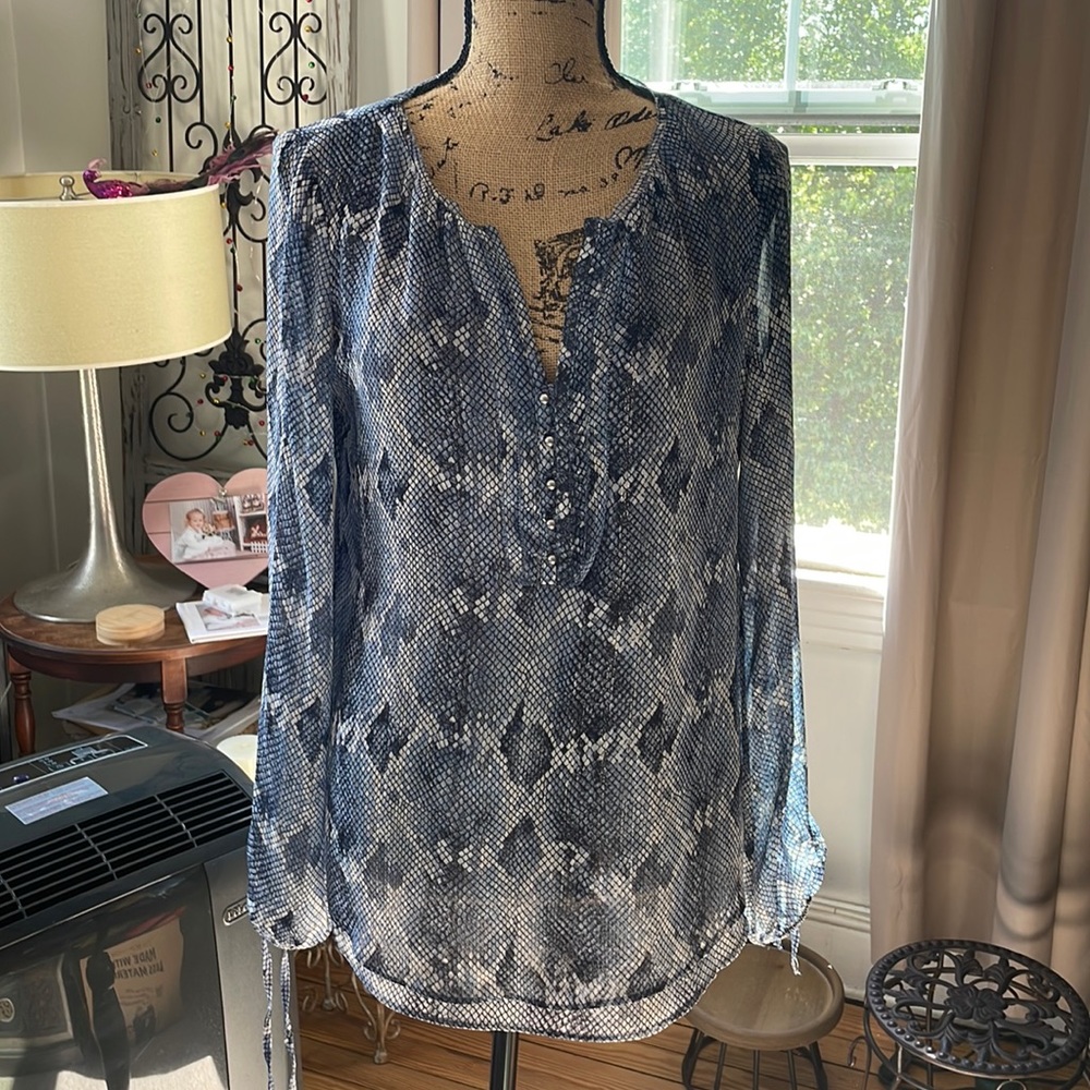 Gorgeous blouse ( bag D)